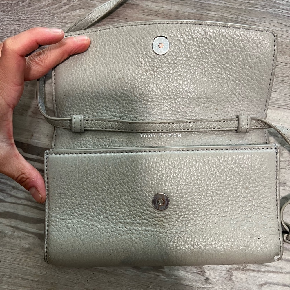 Authentic Tory Burch Elegant Gray Crossbody Bag Wallet Crossbody Clutch Grey Sil - Picture 3 of 4